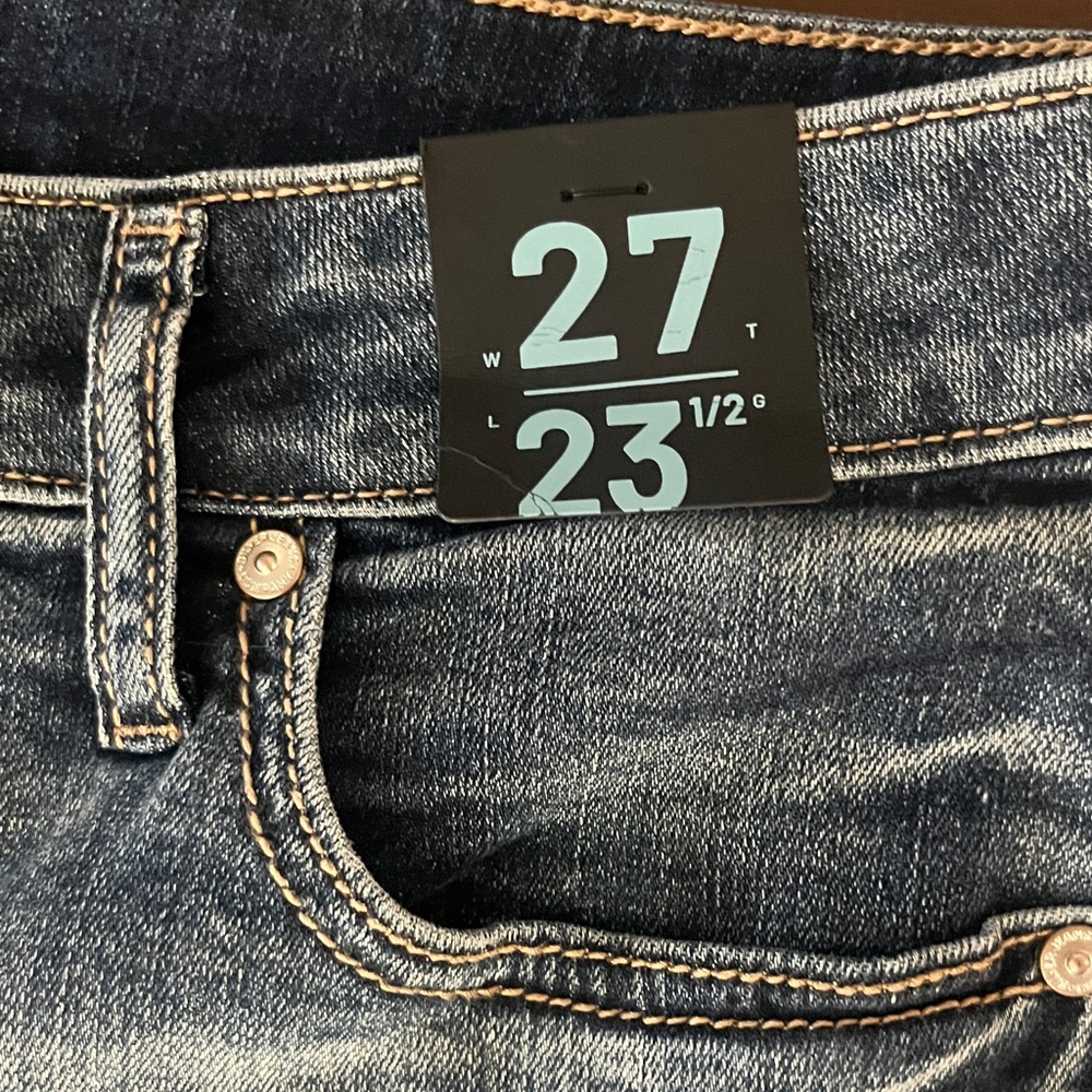 Silver Jeans Classic Blue Denim Capri - Picture 5 of 9